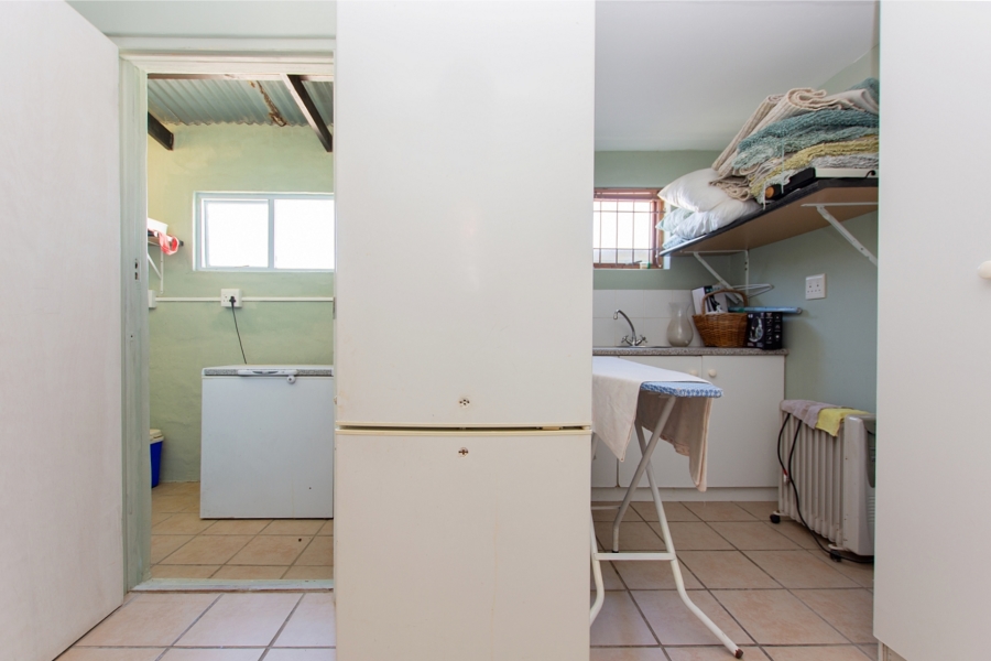 6 Bedroom Property for Sale in Jacobsbaai Western Cape